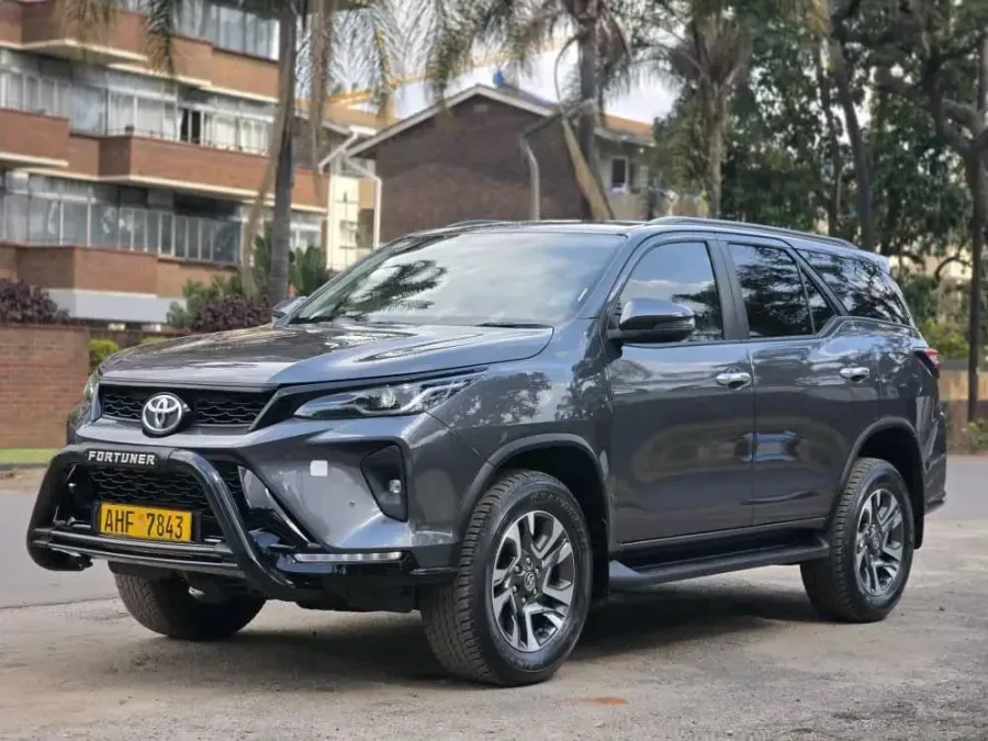 2025 Toyota Fortuner 4500 km automatic with leather interior