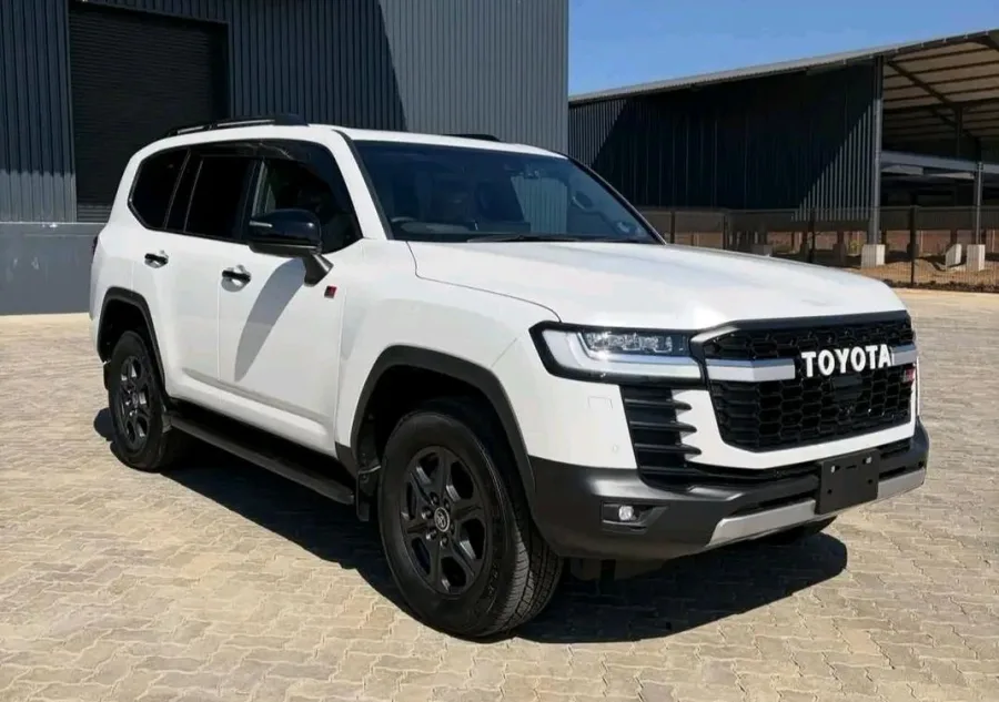 Toyota Land Cruiser 300 GR Sport 3.3L Twin-Turbo, 2024, 2,000 km