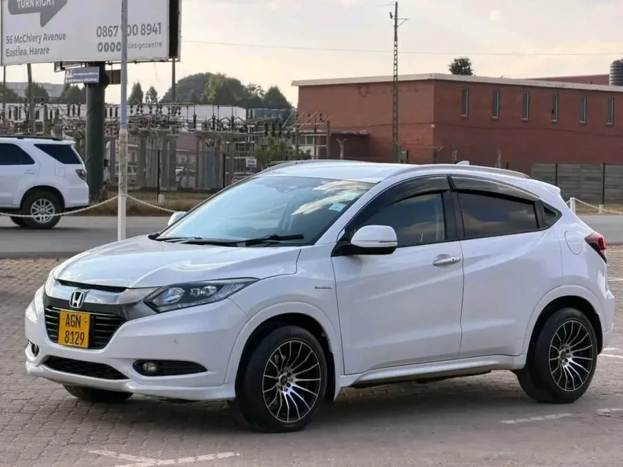 Honda Vezel Hybrid 2015 SUV – White, Automatic, Well-Maintained