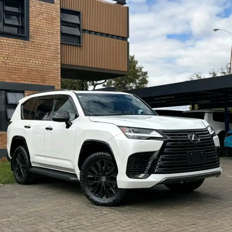 2024 Lexus LX600 Twin-Turbocharged V6 Petrol, 1,215 km