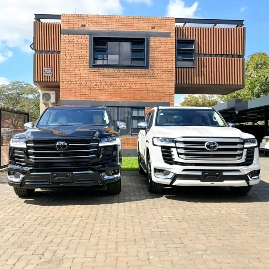 2024 Toyota Land Cruiser ZX – white, 565 km