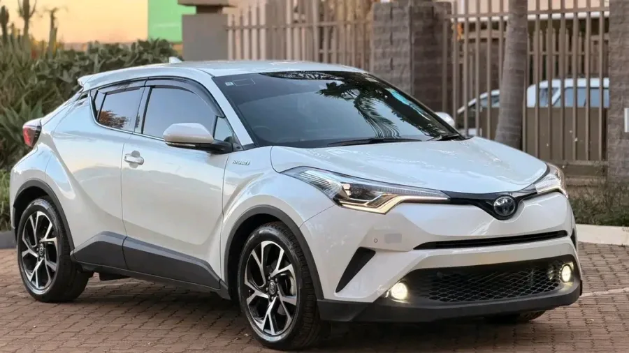 Toyota CHR 2018 Hybrid SUV, Recent Import, 67,000 km