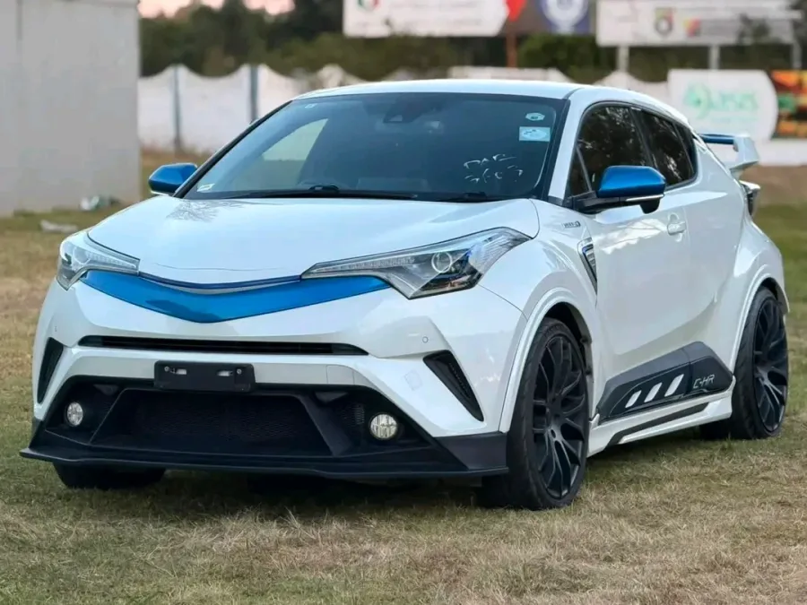 Toyota CHR Hybrid 2017 – recent import, automati