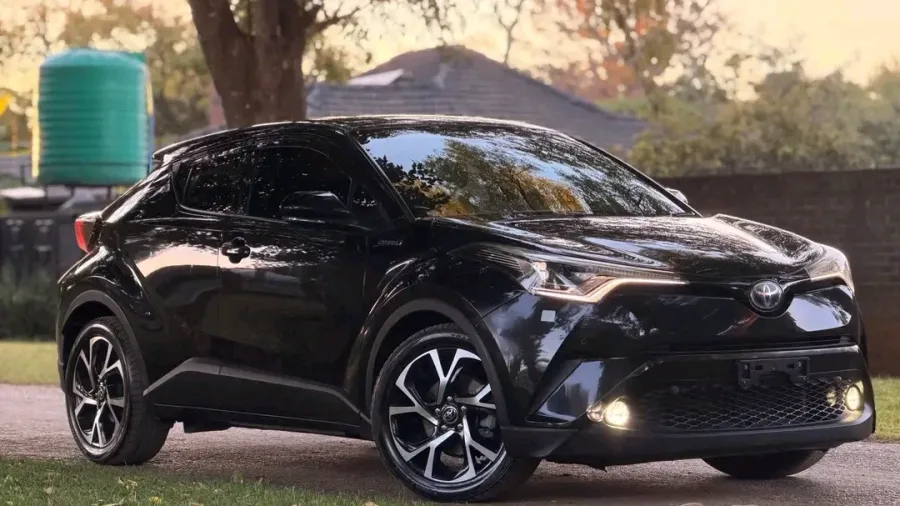 Toyota CHR 2018 Hybrid, 68,000 km, recent import