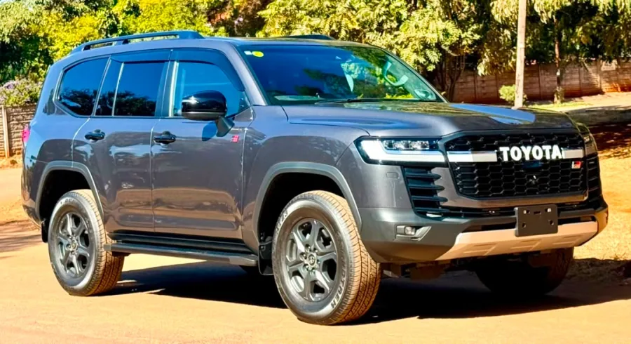 Toyota Land Cruiser 300 GR Sport – 500 km, brand new import