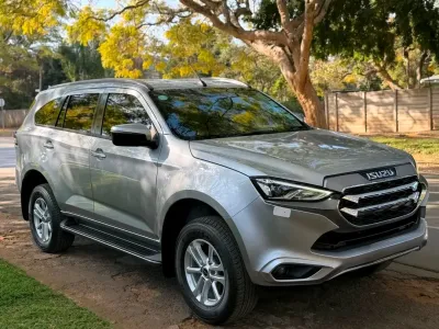 2023 Isuzu MUX 3.0L Diesel 7-Seater SUV