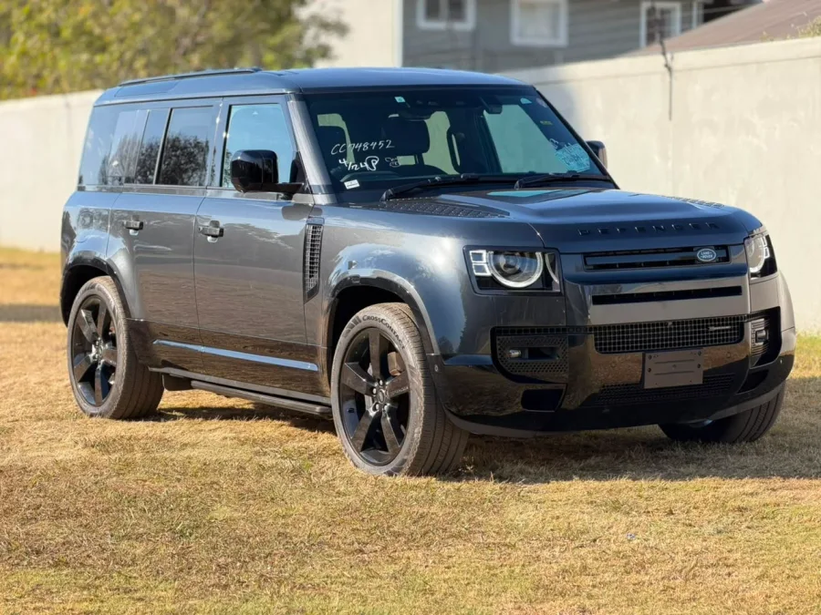 2025 Land Rover Defender X-Dynamic 7-Seater
