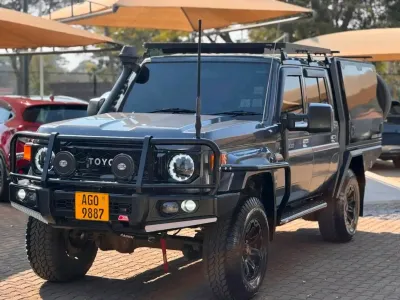 2018 Toyota Land Cruiser 79 Series Double Cab with Alu-Black Kit
