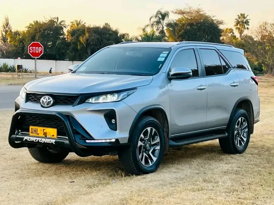 Toyota Fortuner 2.8, 2025 — 4,000 km, one owner, leather interior