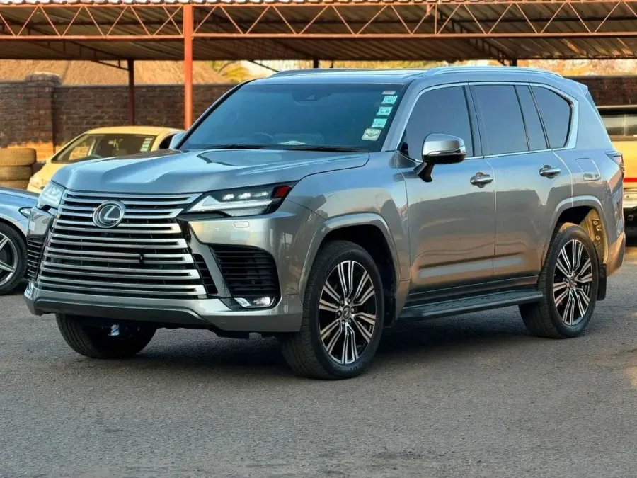 Lexus LX 500d Sport Luxury SUV - 2023, 4,400 km
