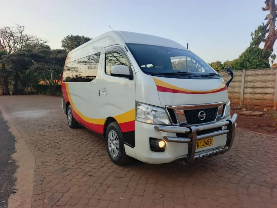 Nissan NV250 Commuter Van, 2015