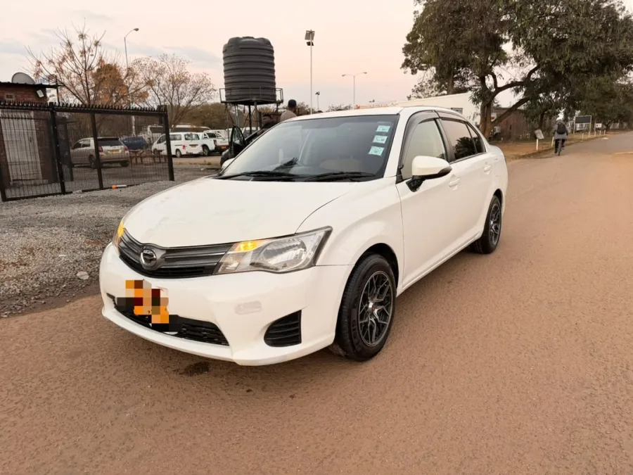 2014 Toyota Fielder White Sedan