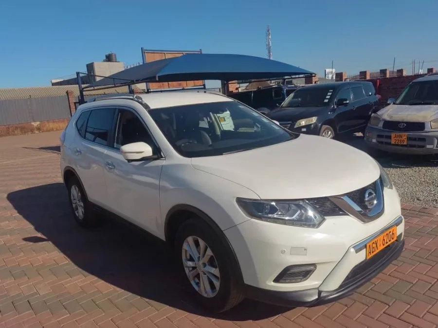 2015 Nissan X-Trail 2.5-litre petrol SUV, 116,000 km