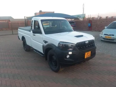 Mahindra Bolero Pik-Up 2023, 87,400 km, single cabin with powered toolbox