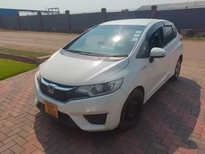 2016 Honda Fit Hybrid 1.5L Automatic – 118,000 km