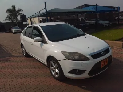 2016 Ford Focus Zetec Hatchback - 119,000 km