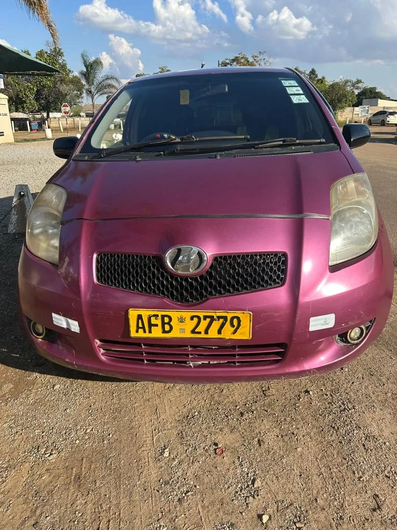 Toyota Yitz 1.3 Hatchback, 2006, 123,000 km