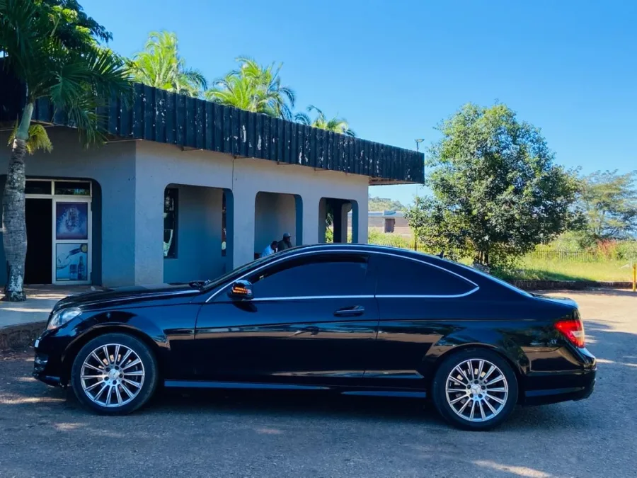 Mercedes Benz Coupe C180 2014 model