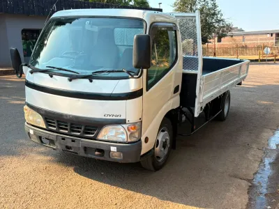 Toyota Dyna Truck with Flatbed – 2005, 132 000 km, Auto, Duty Paid