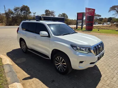 Toyota Land Cruiser Prado 2022, 59,000 km, White