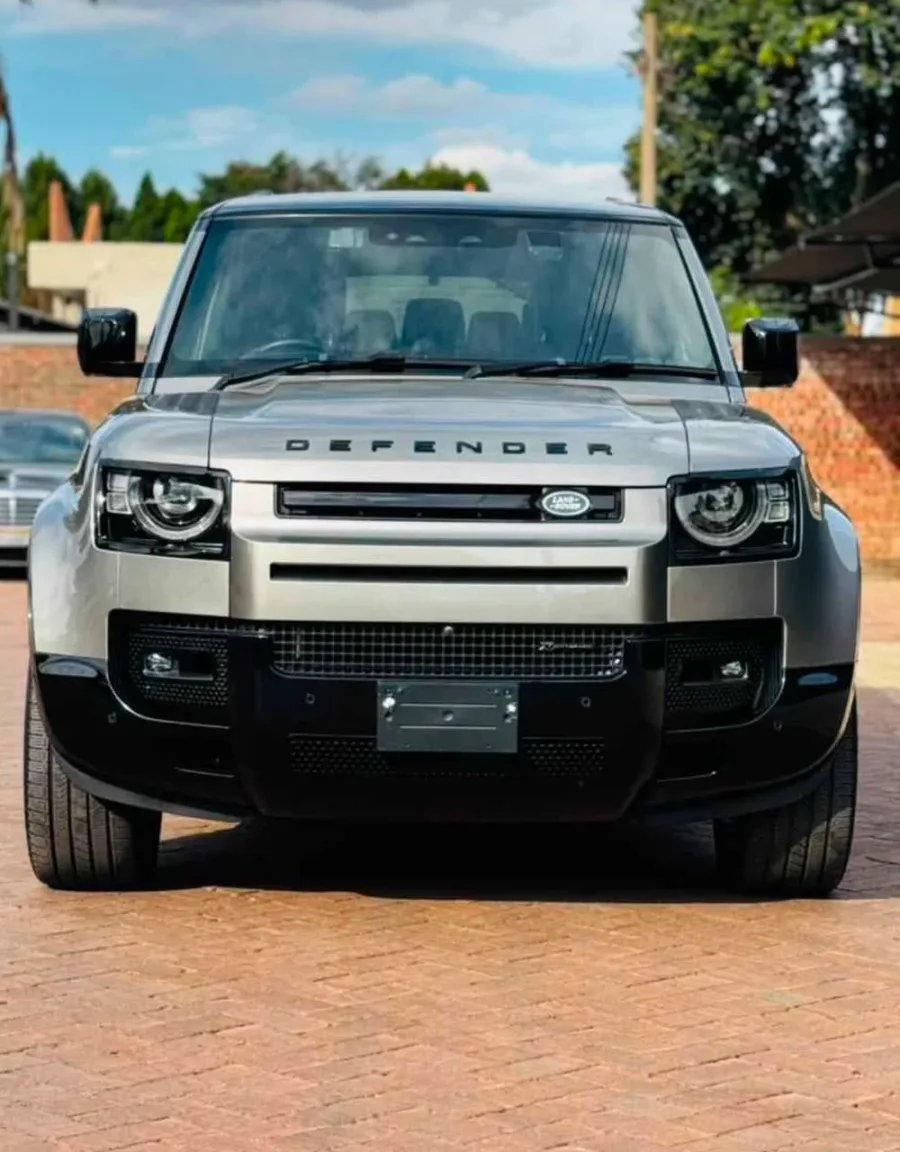 2022 Land Rover Defender 110 X-Dynamic D300 7-Seater AWD