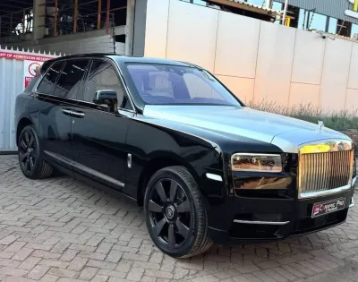 2022 Rolls-Royce Cullinan - Two-Tone Black and Silver, 50,000 km