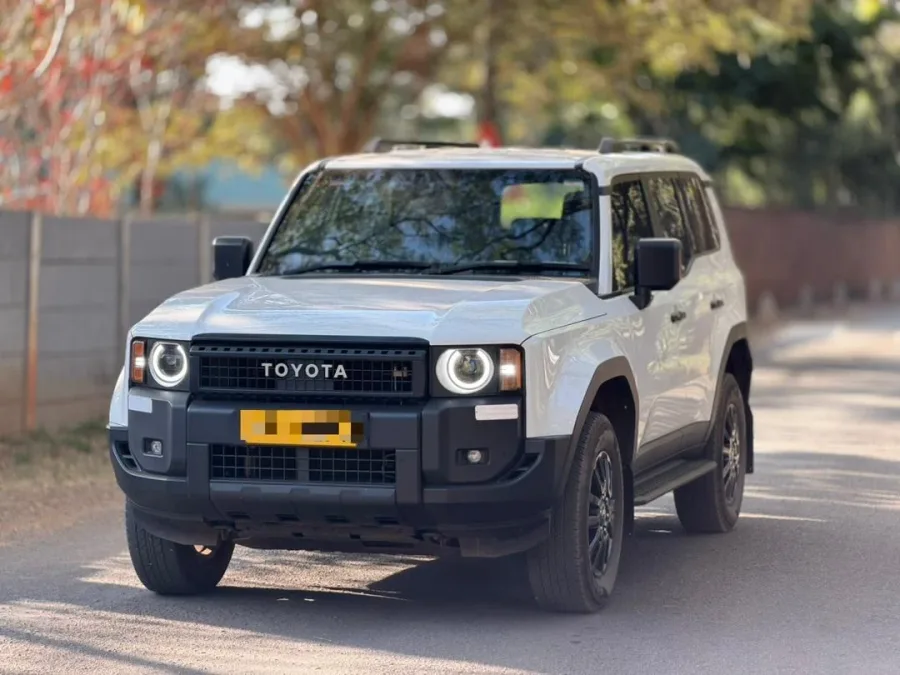 2024 Toyota Land Cruiser Prado VX 2.8D 4x4 — 54,000 km