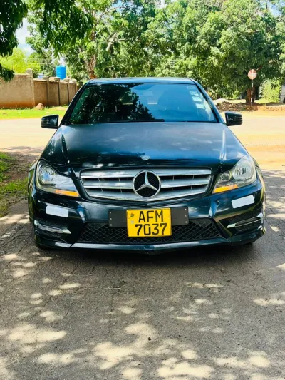 Mercedes-Benz C180 W204 Facelift, Black Leather, RWD