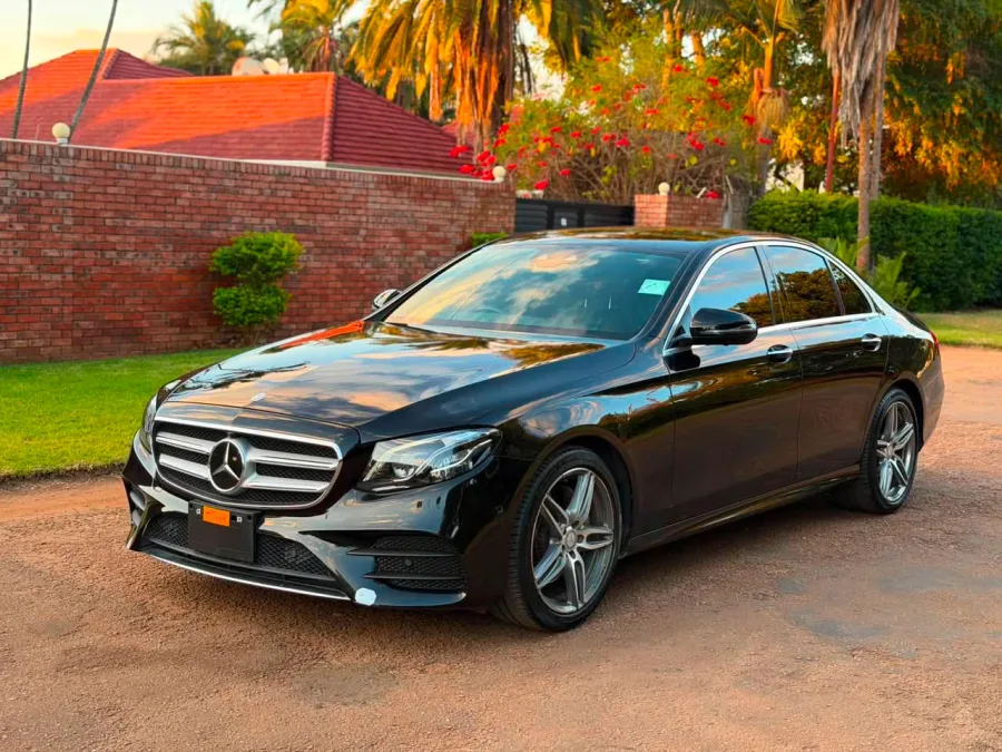 2017 Mercedes-Benz E220d W213 | Obsidian Black | 65,000 km