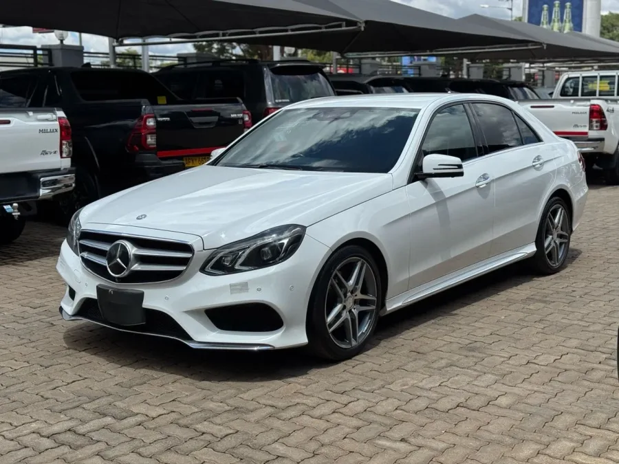 2015 Mercedes-Benz E250 W212 | 95,000 km | Pearl White