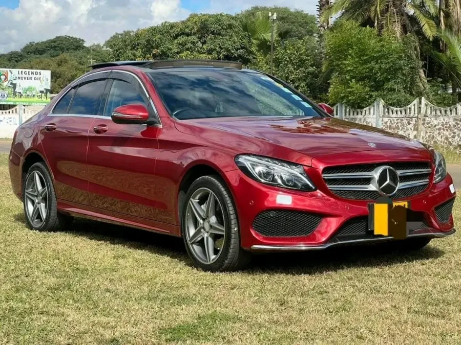Mercedes-Benz C220d W205 AMG Line, 2016, 60,000 km