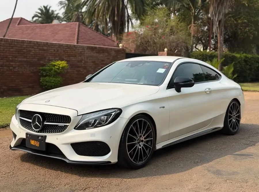 2017 Mercedes-AMG C43 Coupe – Polar White, 65,000 km