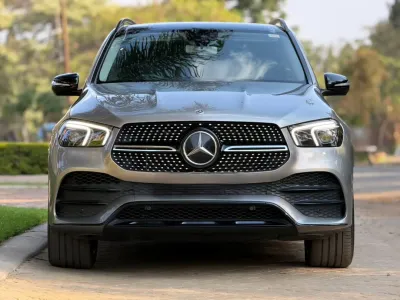 Mercedes-Benz GLE 2021, 43,000 km, silver SUV