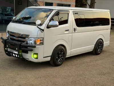 Toyota Hiace 2017 Minibus – Well-maintained, low km