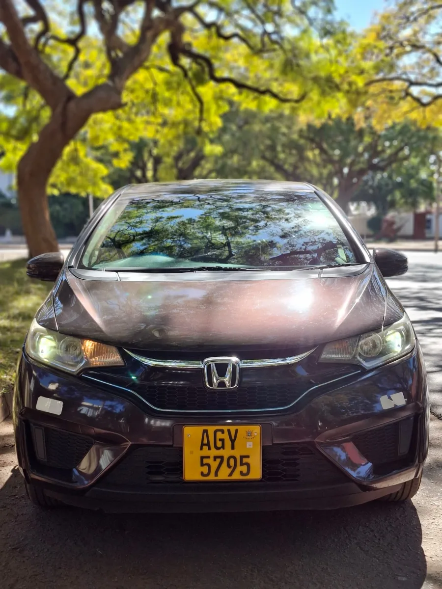 Honda Fit Hybrid Hatchback, 2016, 110,000 km