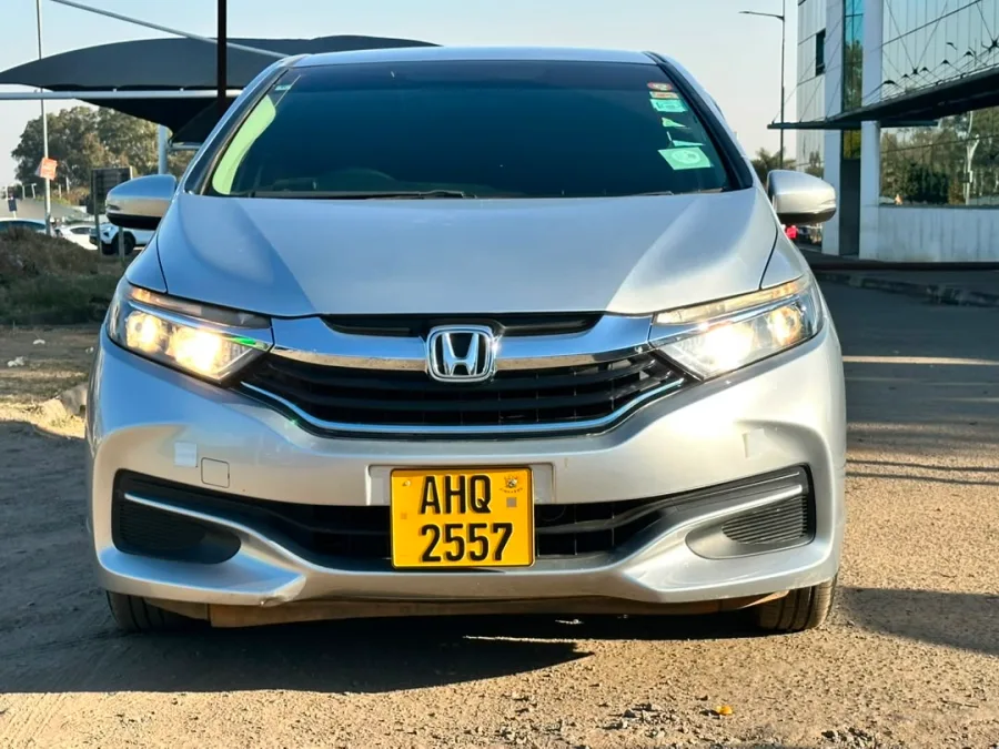 Honda Freed 2017, 75,000 km, Silver