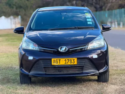 Toyota Vitz 2016 — reliable city hatchback, 65 000 km