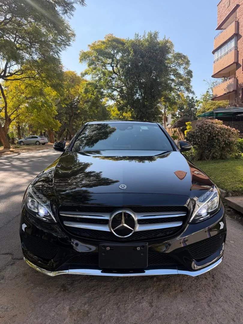 2017 Mercedes-Benz C200 Sedan, Black
