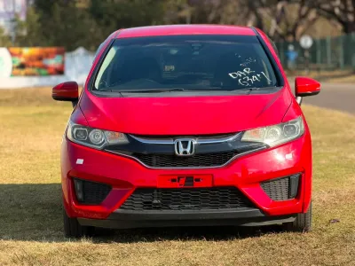 Honda Fit 2017 –65,000 km