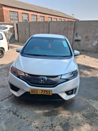2015 Honda Fit Hybrid Automatic, 65,000 km