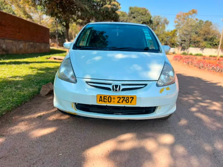 Honda Fit 2009 — Clean and well-maintained compact hatchback