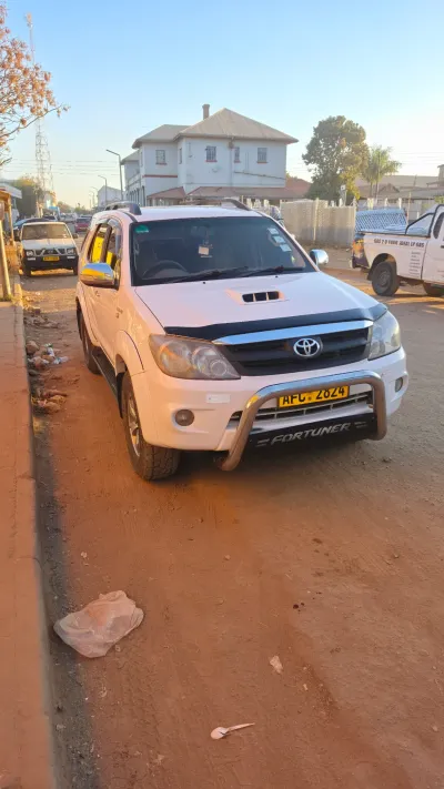 Toyota Fortuner 4x4 diesel with new tyres and Android radio