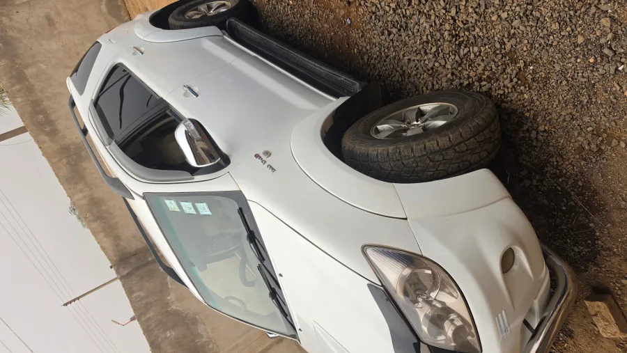 Toyota Fortuner 4x4 diesel with new tyres and Android radio