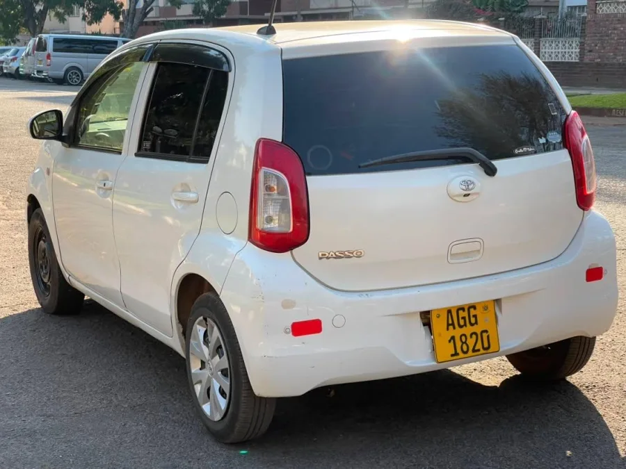 2015 Toyota Passo Automatic, White, 65,000 km