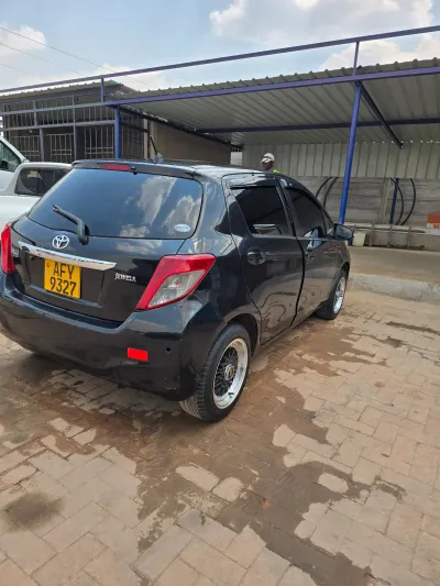 2012 Toyota Vitz Jewela Automatic – 165,000 km