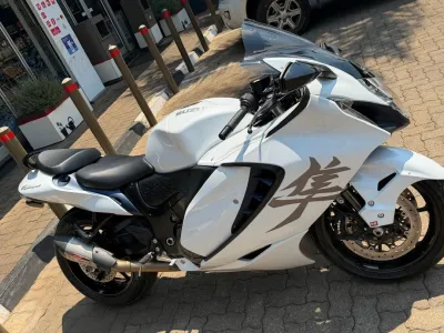 2025 Suzuki Hayabusa 1.3L – 4,000 km, Brand New