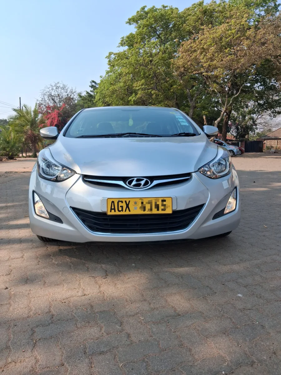 2015 Hyundai Elantra GLS Automatic – 55,000 km