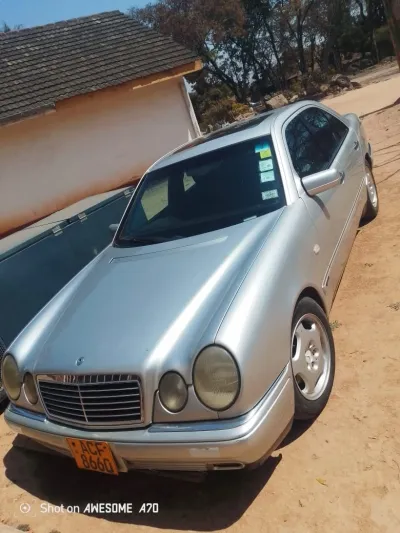 1996 Mercedes-Benz E-Class E320 Sedan – 161,000 km