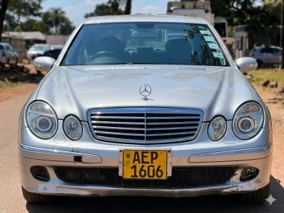 Mercedes-Benz E320 Sedan with 175,000 km, Automatic, Silver