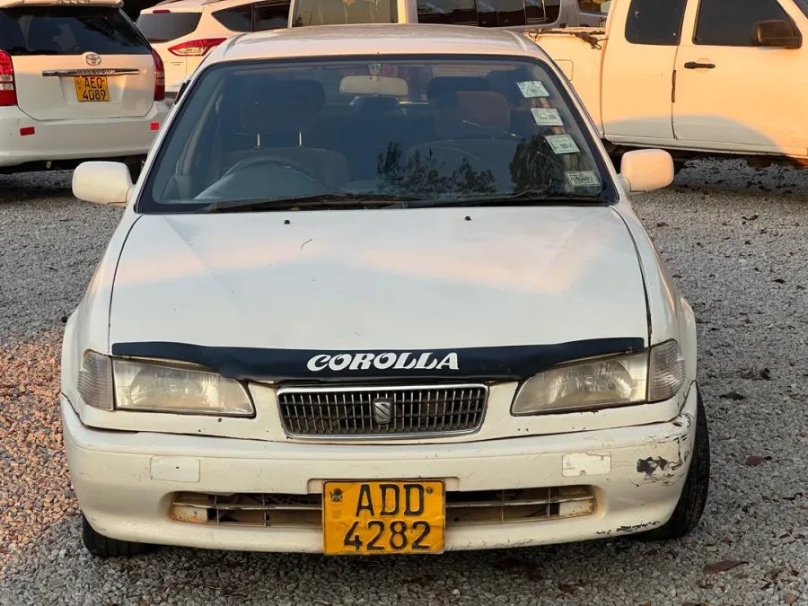 Toyota Corolla 2002 White Sedan – Reliable Daily Runner, USD 3,700